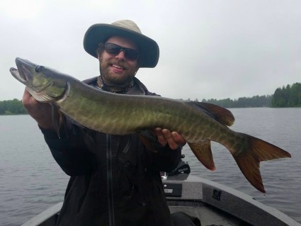 Stephen-Eder-with-musky-6-14-151