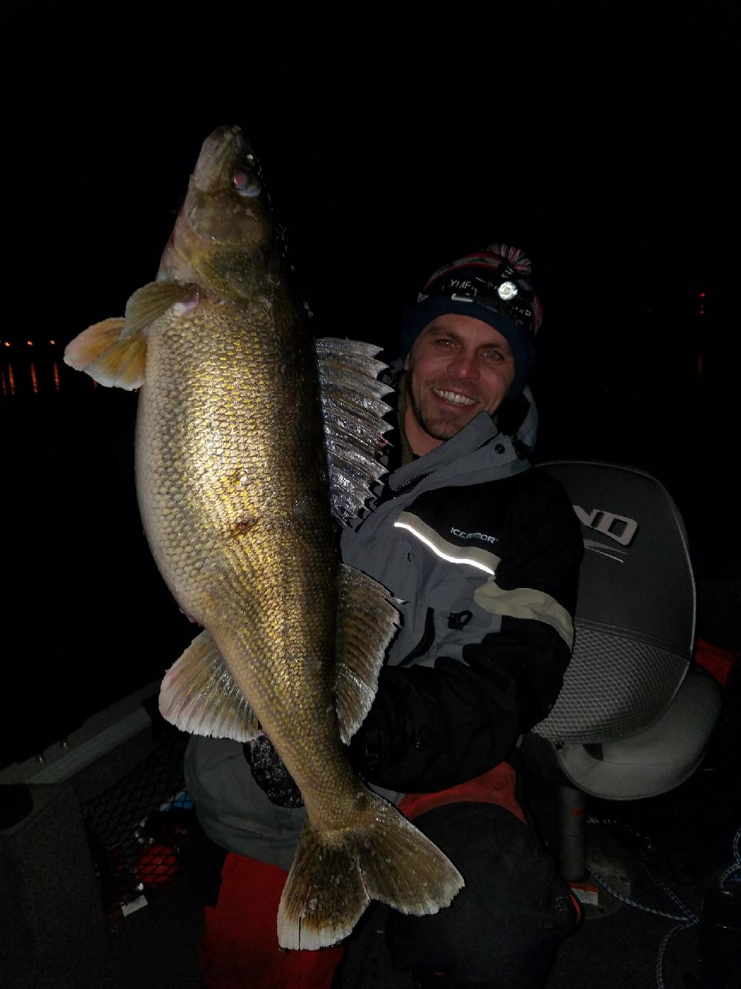 Monster Pool 4 Walleye and report - Mississippi River – Walleye