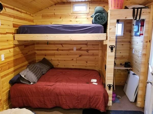 Mille Lacs Lake 10 20 Skid House, Fish House Bunk Beds