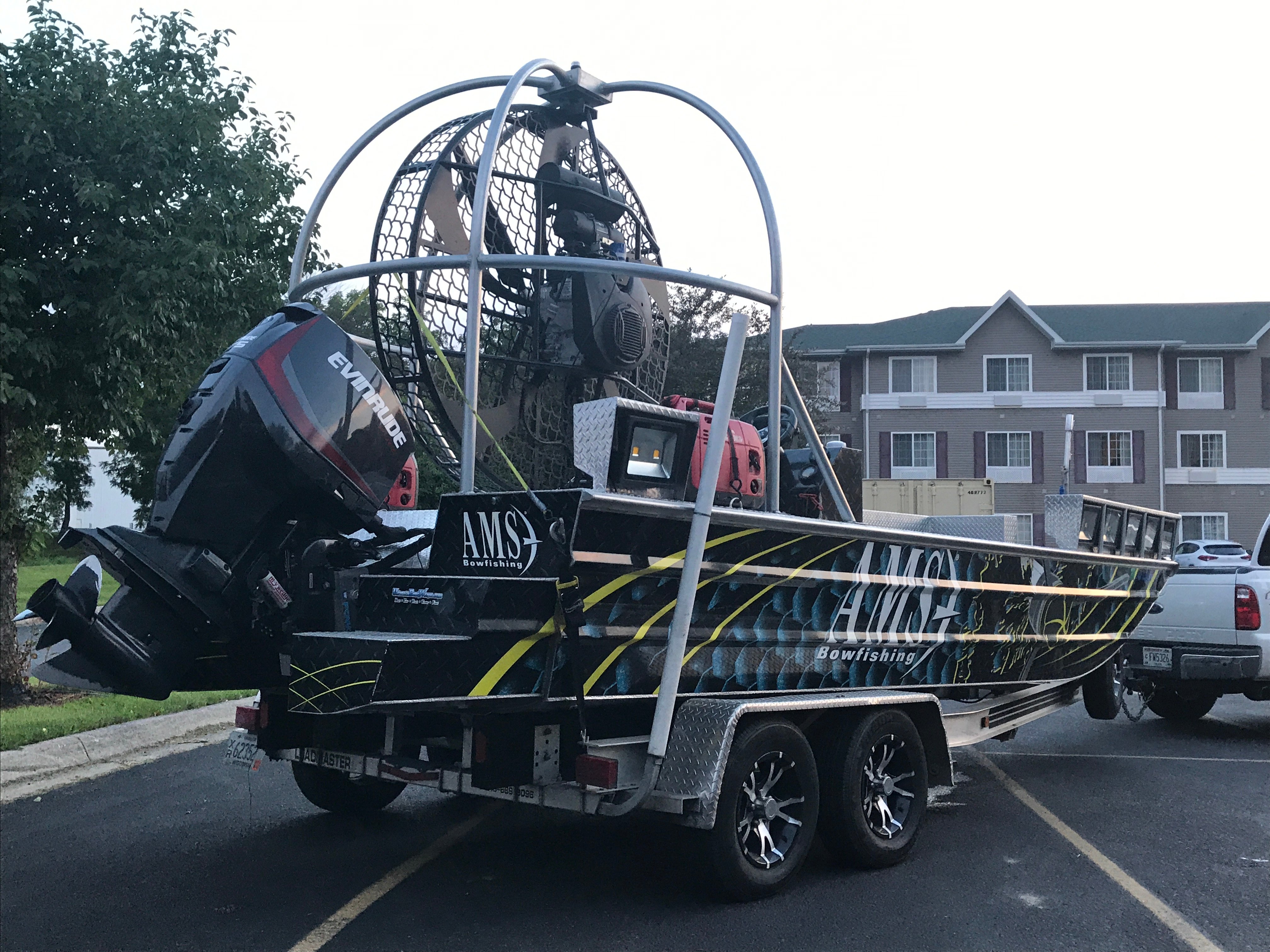 Bow Fishing Boat - Bowfishing - Bowfishing