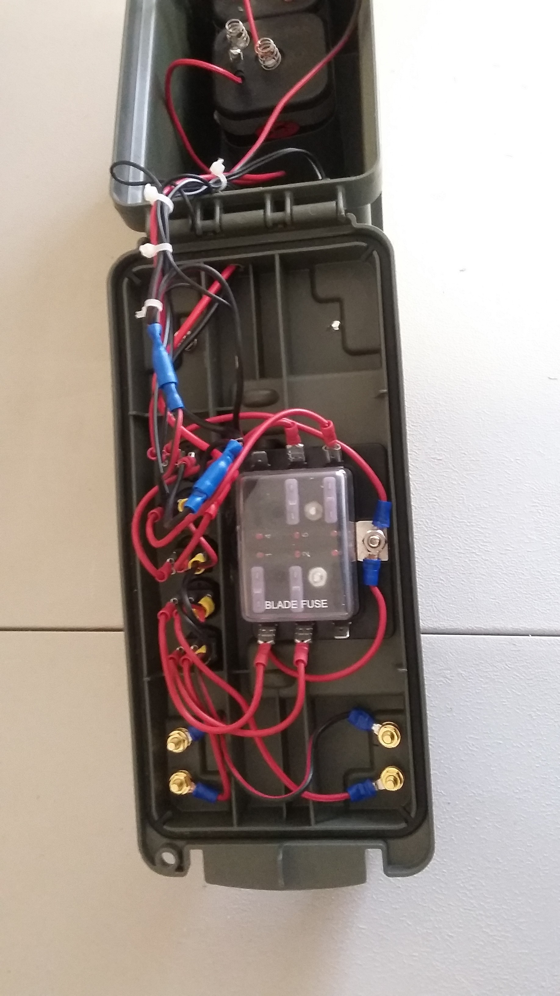 Ice fishing portable power sales box