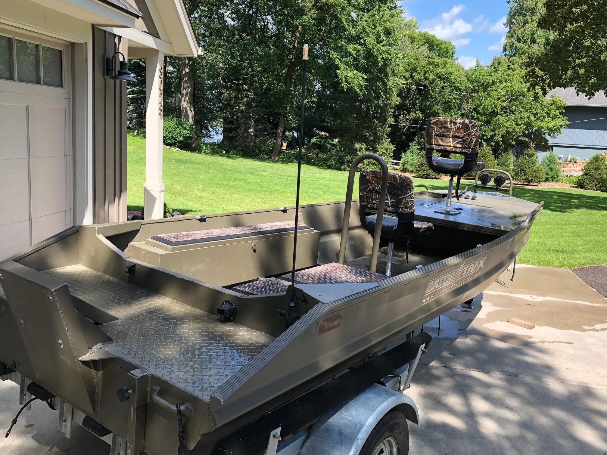 Gator Trax Vs Retrax / Cheap Truck Retractable Bed Covers, find Truck Roll N Lock Vs Gator Trax