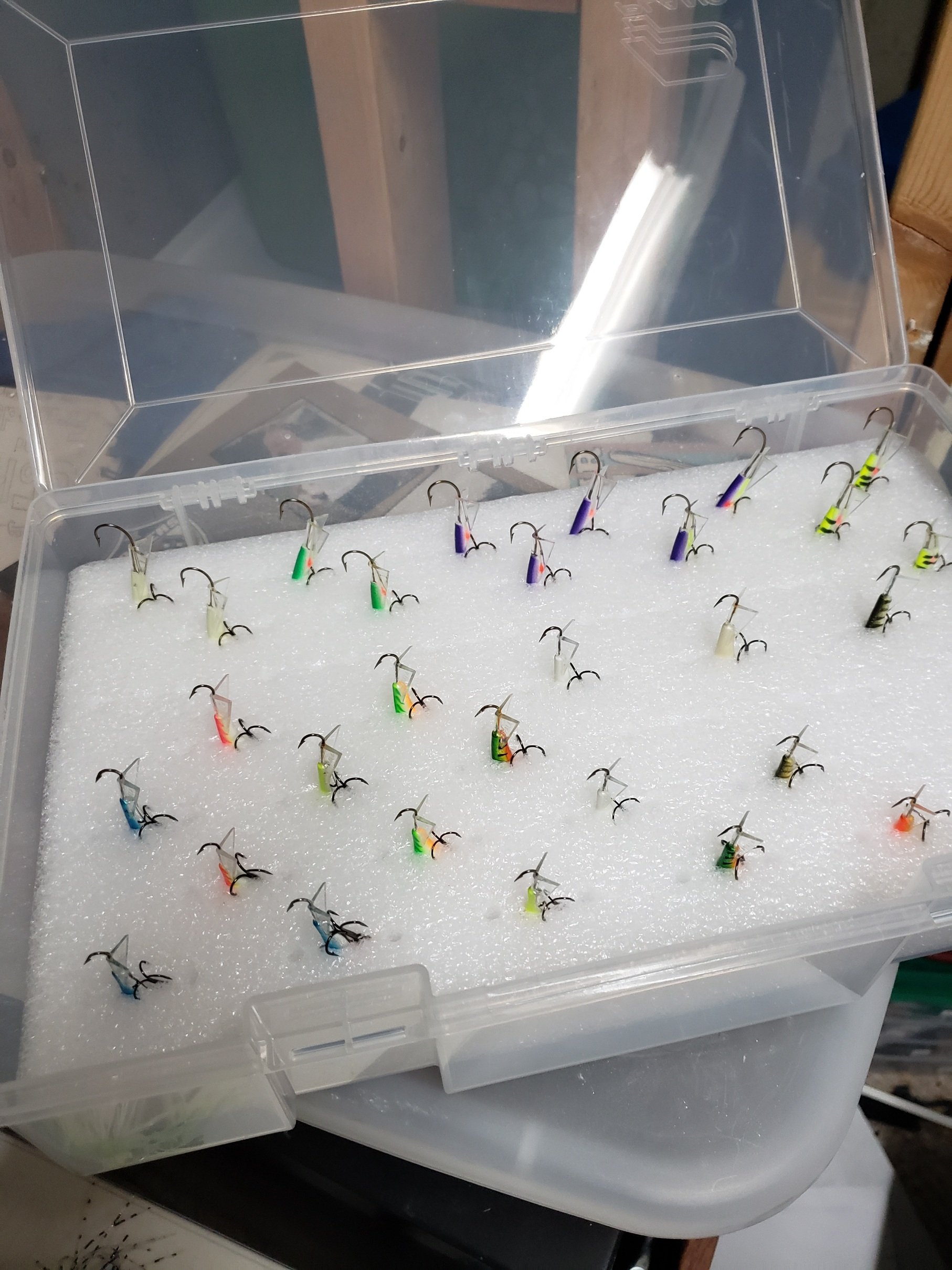 How-to organize your ice-fishing spoons 