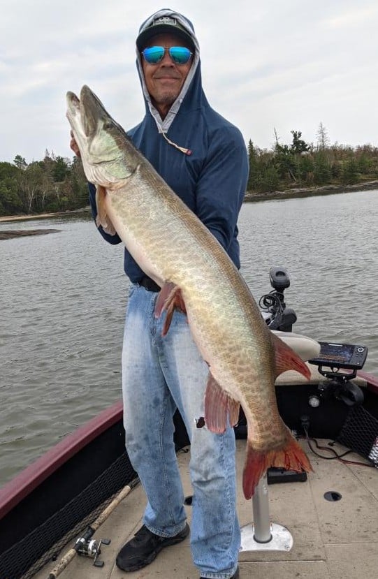 A Leech Trapping.HOW TO thread - Fishing Minnesota - (Spring